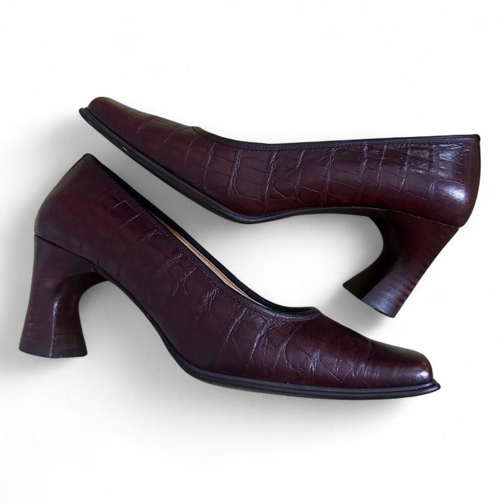 Anne Klein Women's Brown and Burgundy Court